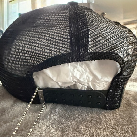 AMIRI Black Hat with Red Logo - Picture 3 of 7